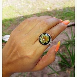 Vintage Sterling & Lucite Black Floral Ring